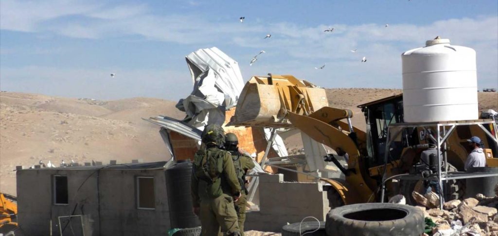 خربة الفخيت بين نار القرارات العسكرية وجرافات الهدم