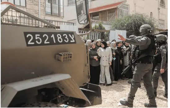 عودة مؤقتة لنساء مخيم جنين وسط ظروف مهينة.. تكشف حجم الكارثة